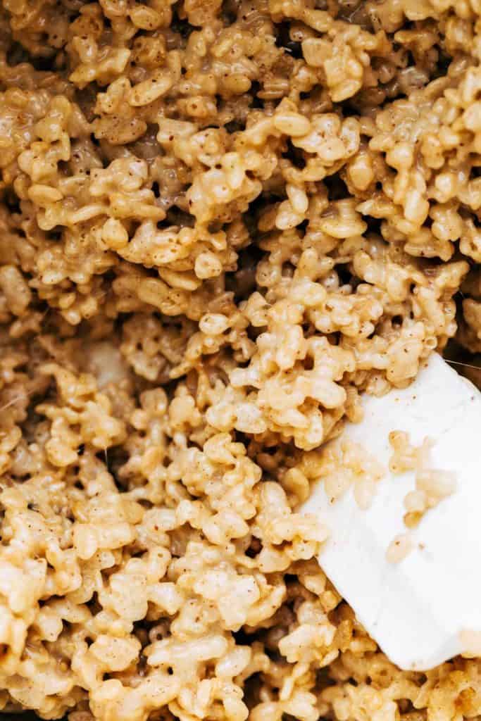 close up on brown butter rice krispies