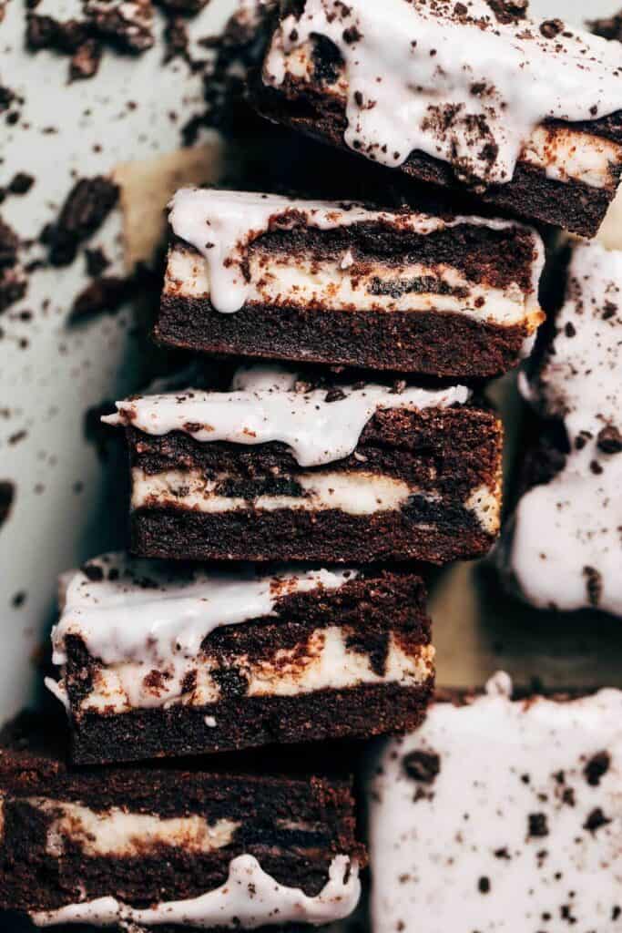 close up on side profile of sliced cookies and cream pop tart bars