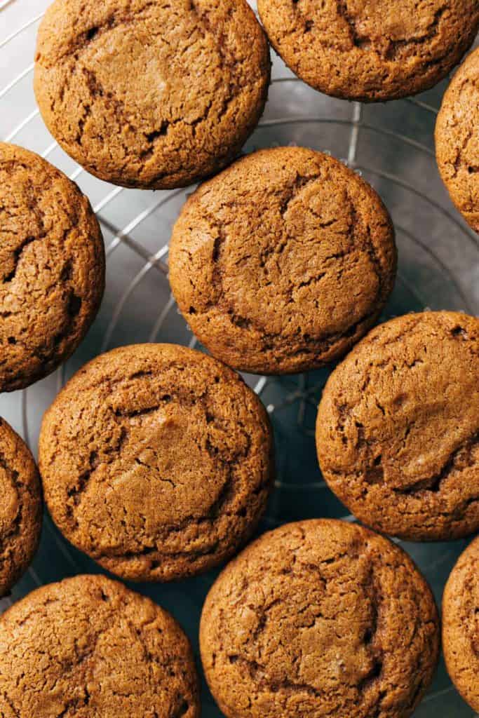 the tops of freshly baked gingerbread cupcakes