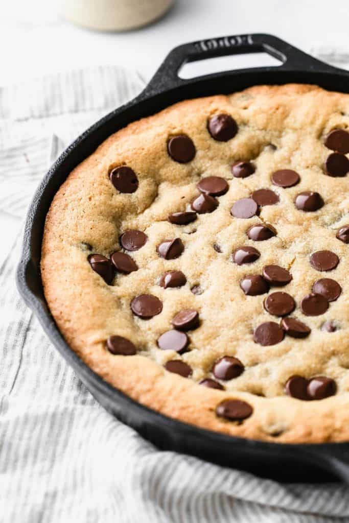 the top of a baked deep dish skillet cookie