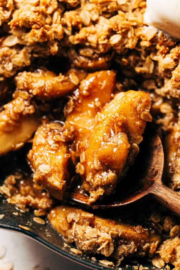 close up on a spoonful of apple crisp