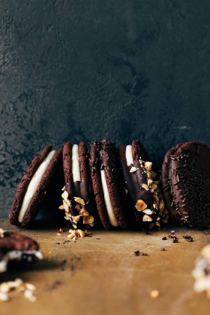 chocolate filled sandwich cookies standing up on their sides