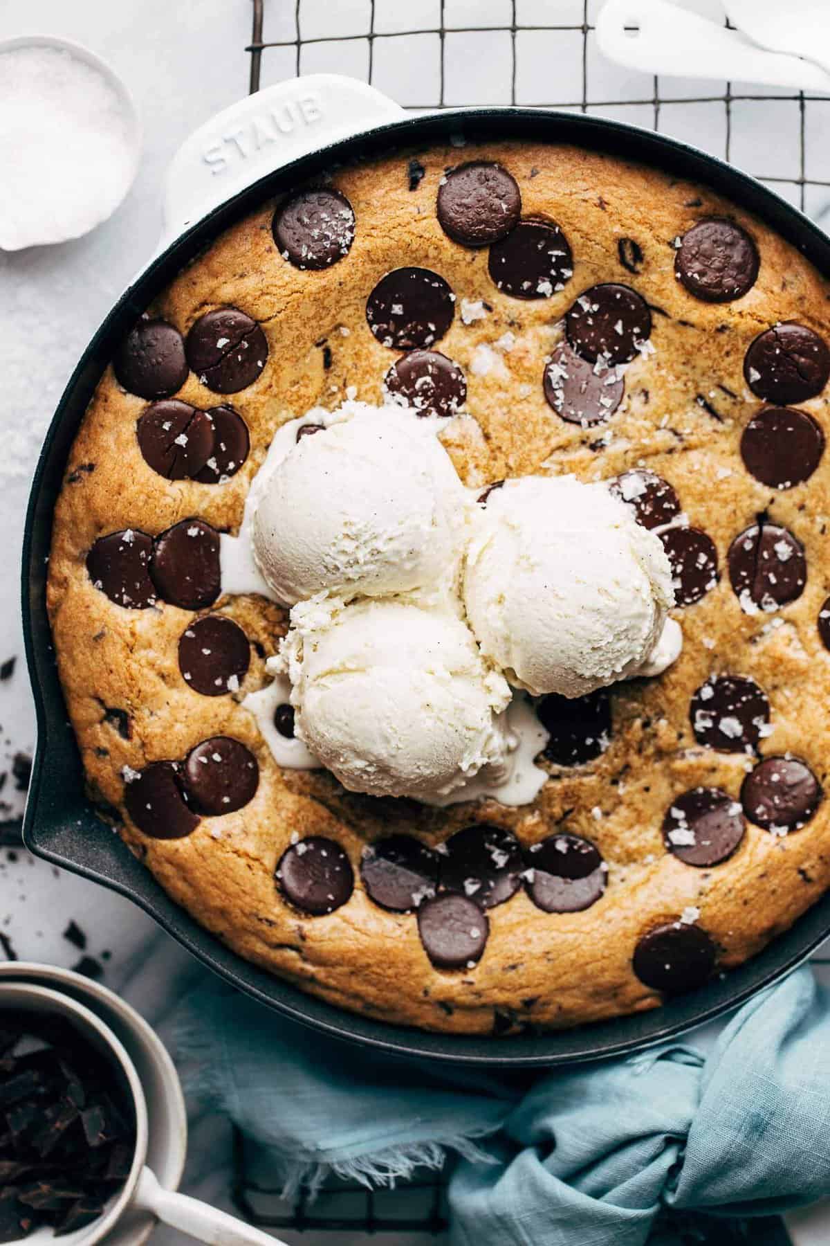 Ooey gooey chocolate chip skillet cookie - The House & Homestead