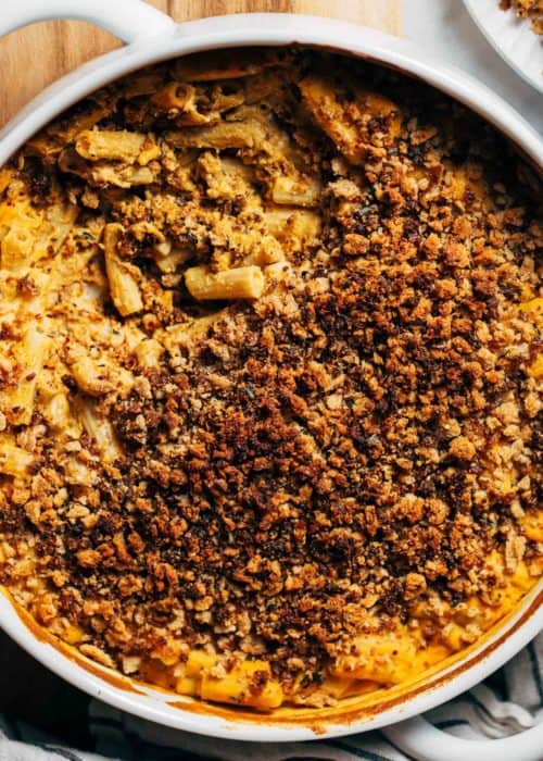 close up on the top of baked mac and cheese with breadcrumbs