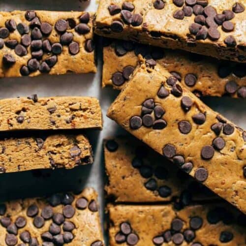 close up on scattered protein bars
