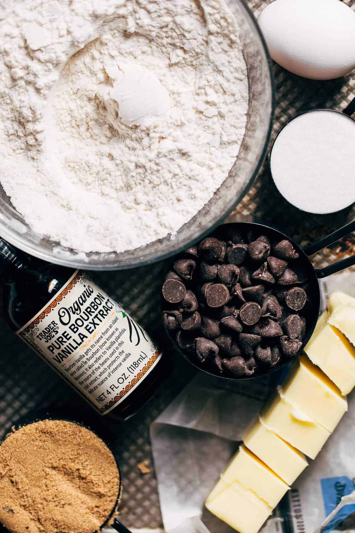 chocolate chip cookie bar ingredients