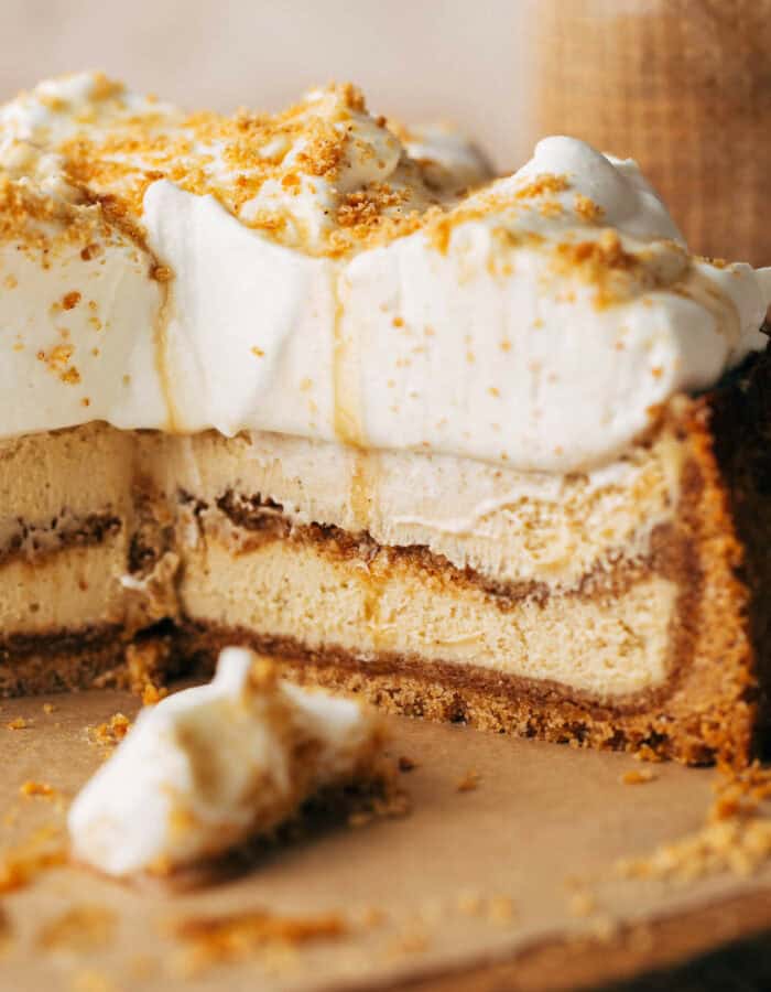 close up on the inside of a double crust maple cheesecake