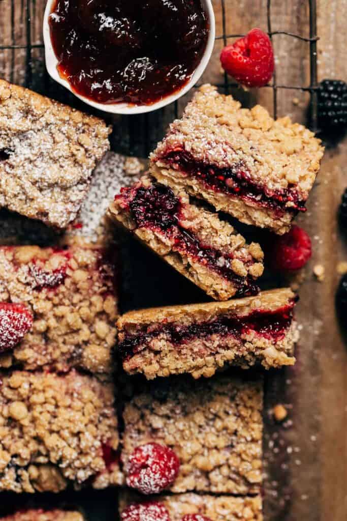 sliced berry crumble bars