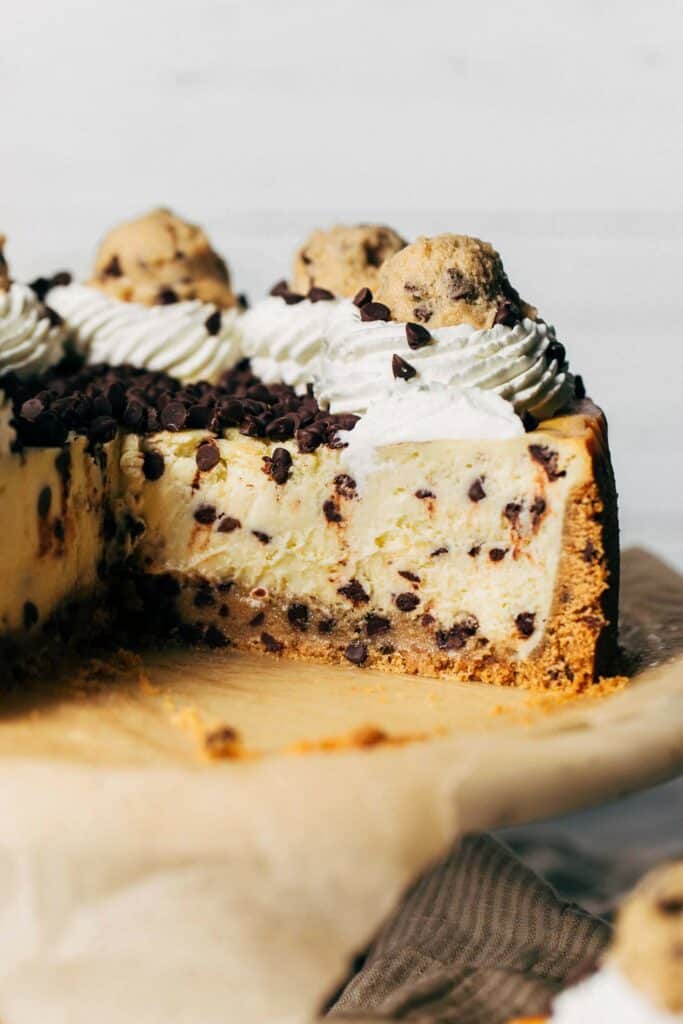 inside of a sliced cookie dough cheesecake