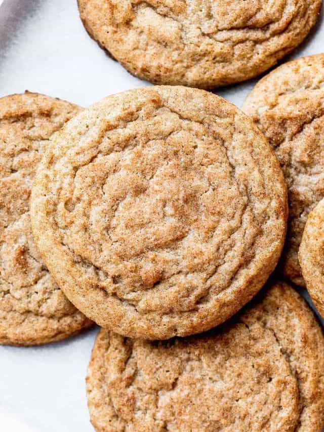 close up on maple snickerdoodles