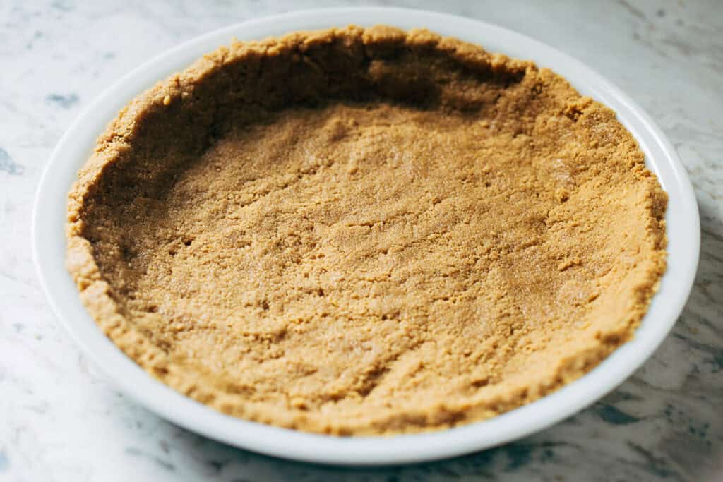 process shot of peanut butter pie crust