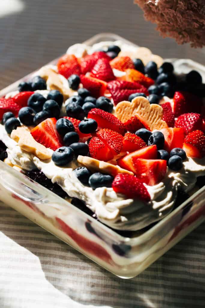 layered berry chantilly cake pudding