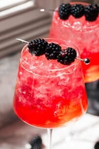 mixed blackberry gin spritz
