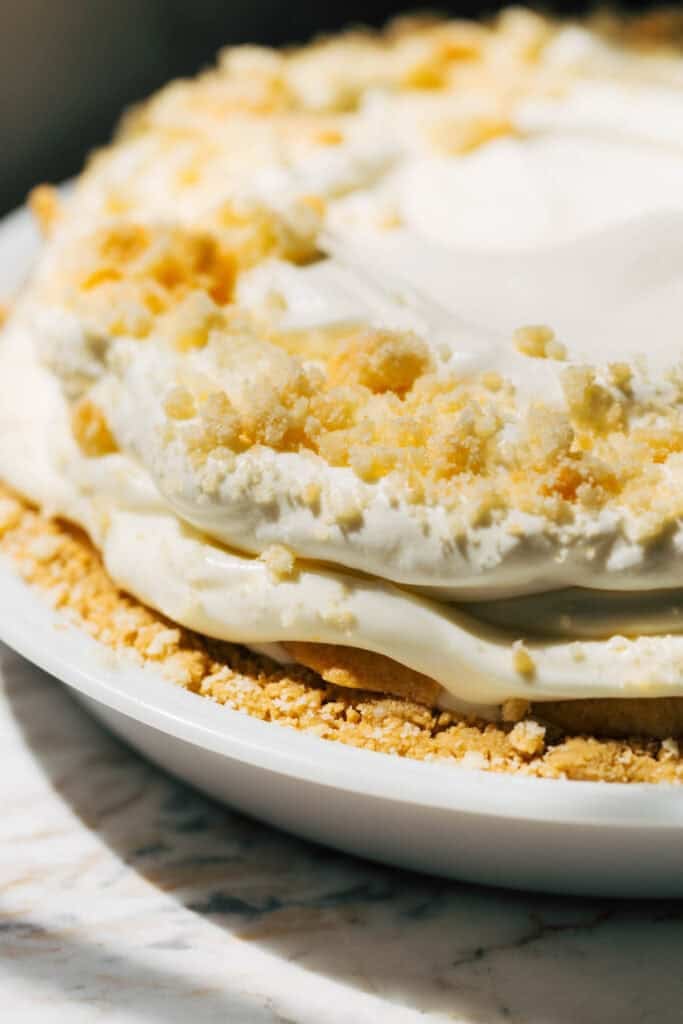 close up on lemon cookie pie