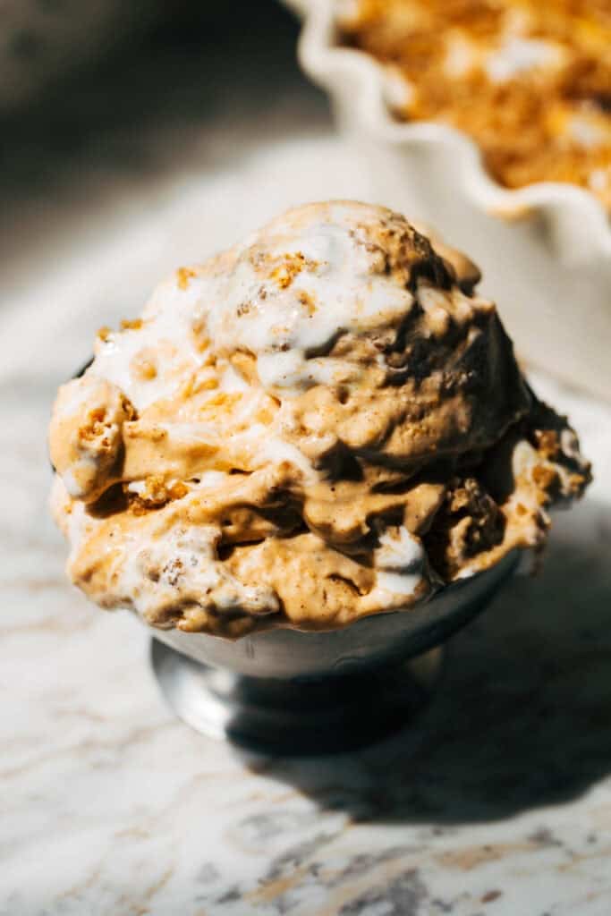 scoop of toasted marshmallow pumpkin ice cream
